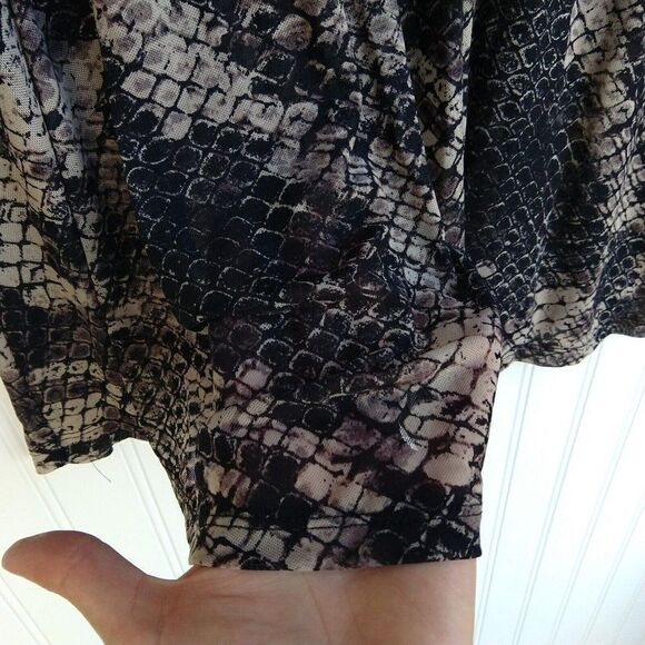 Torrid Snakeskin Print Mesh Surplice Babydoll Top Size 00 10 Stretch V Neck - Picture 6 of 9
